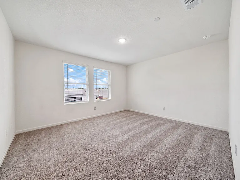233 Berthe Ct — Photo 31