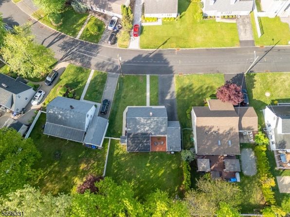 126 Donato Dr, Little Falls Twp., NJ 07424