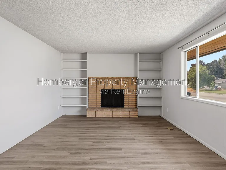 13604 E 5th Ave — Photo 2