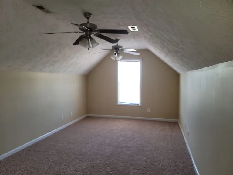 5625 Thackeray Dr — Photo 13