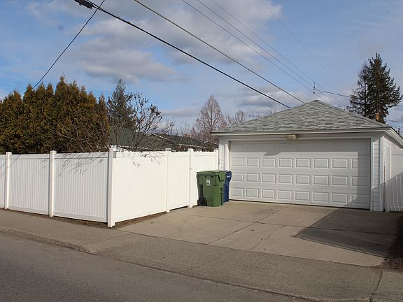 2nd image of 3202 E 32nd Ave