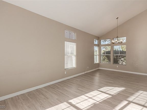 5th image of 3220 Cooper Creek Dr