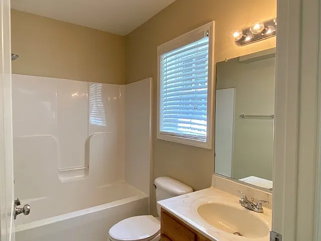 230 Summit Dr — Photo 11