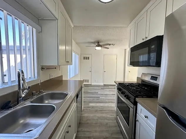 6451 Kester Ave — Photo 1