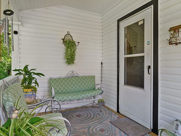 5th image of 528 W Webster Street