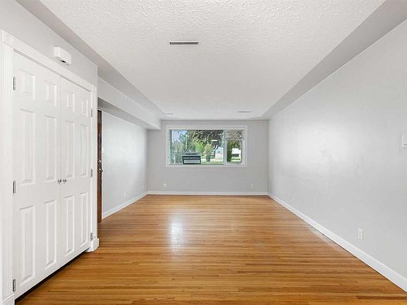 5th image of 128 40th Ave NW