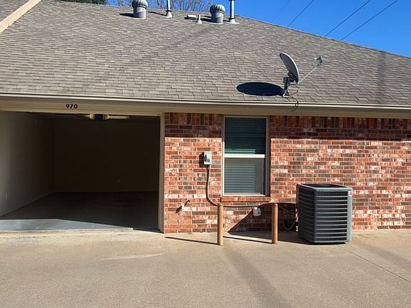 2nd image of 970 Austin Ct