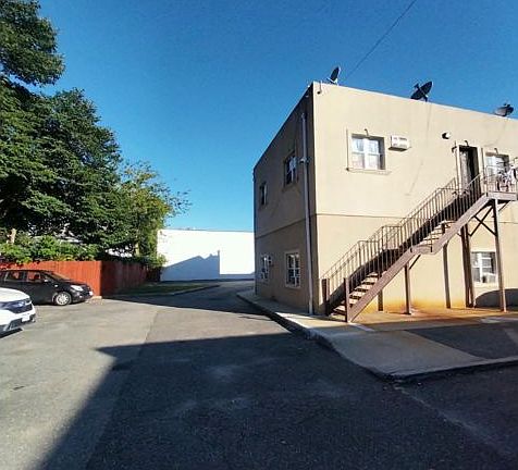 3rd image of 884 Nassau Rd APT B