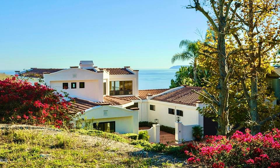 1st image of 8 Burrell Ln