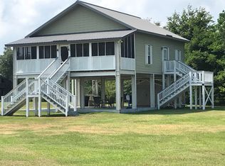 128 Vacation Ln, Waveland, MS 39576