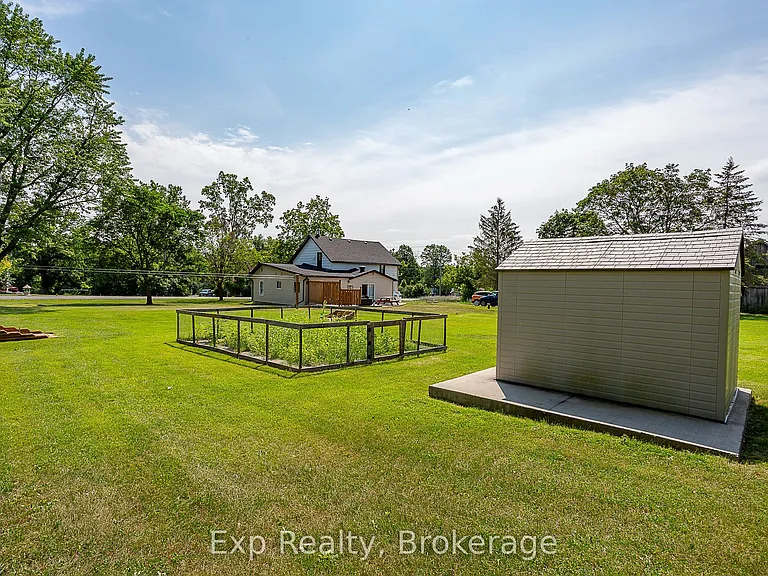 94 Latta Dr — Photo 3