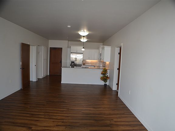 4th image of 100 Woodlands Way #B-307