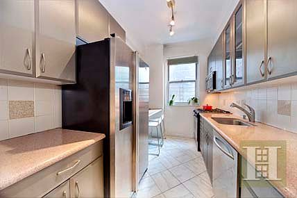 2nd image of 530 Grand St APT Fga