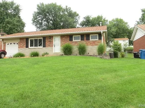 9831 Lindhall Ln, Saint Louis, MO 63123