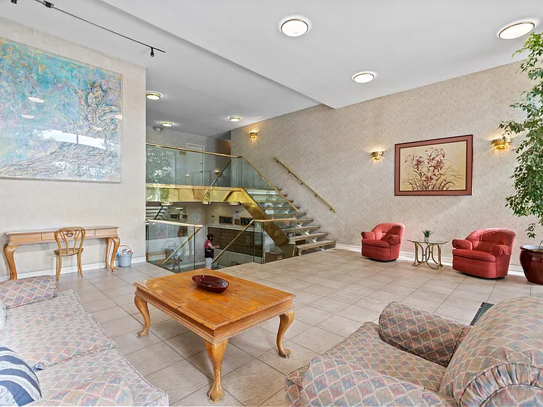 4915 Tyrone Ave #215 — Photo 5