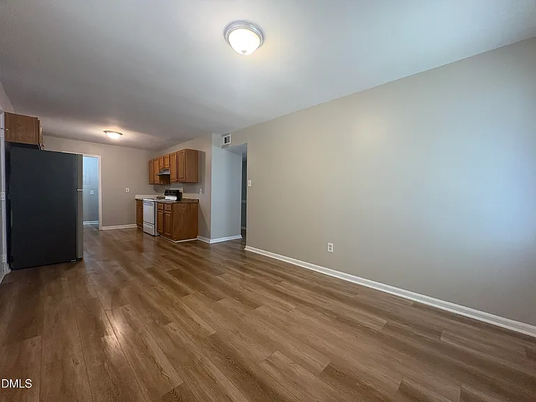 745 Grantland Dr — Photo 6