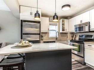 1717 SE 12th St SW #301, Calgary, AB T2T3N1