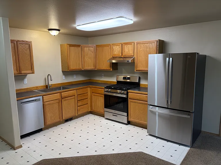 1031 Portland Ave #B — Photo 1