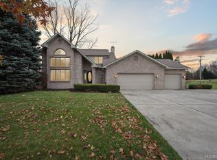 2279 E Reid Rd, Grand Blanc, MI 48439