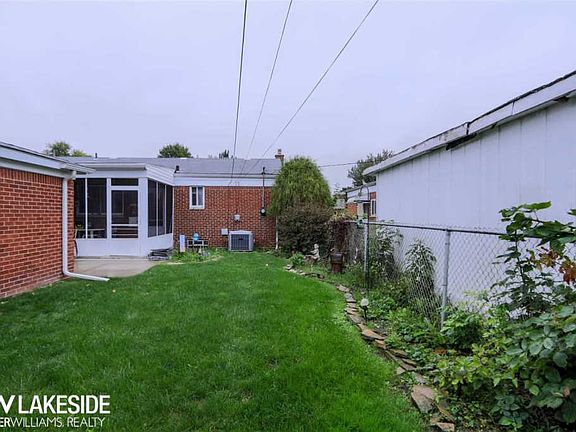3rd image of 28147 Malvina Dr