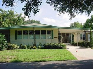 14749 Mandarin St, Tavares, FL 32778