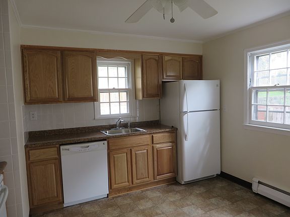 4th image of 20 Intervale Ave
