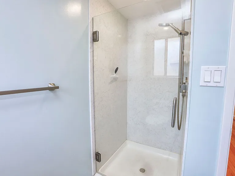 264 W Oakwood Blvd — Photo 12