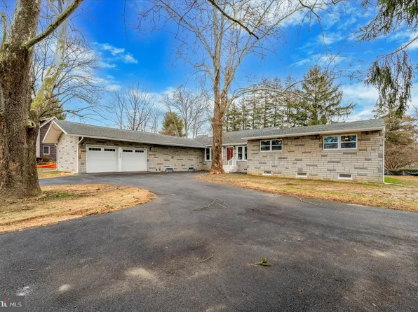 2340 Carlton Ave, Upper Chichester, PA 19061