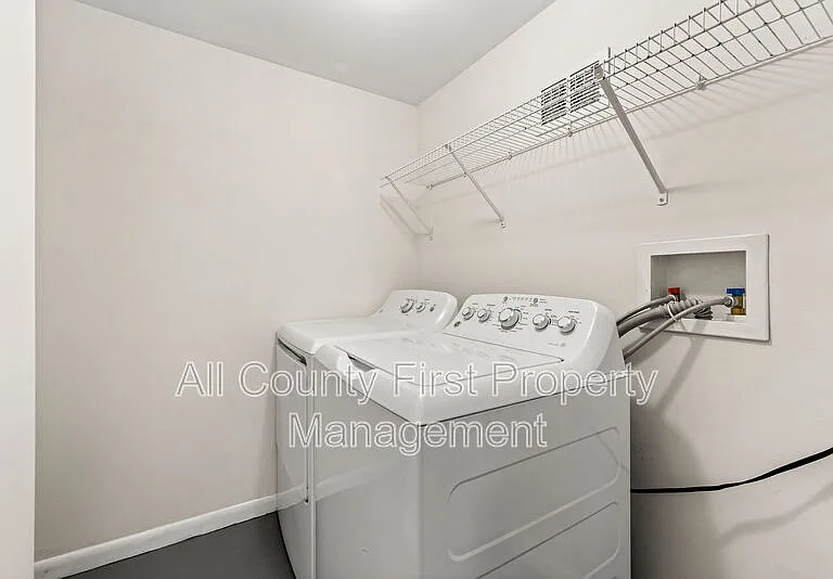 2461 Fontaine Cir — Photo 8