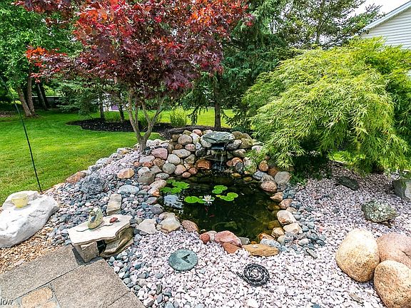 3rd image of 36170 Sandy Knoll Dr