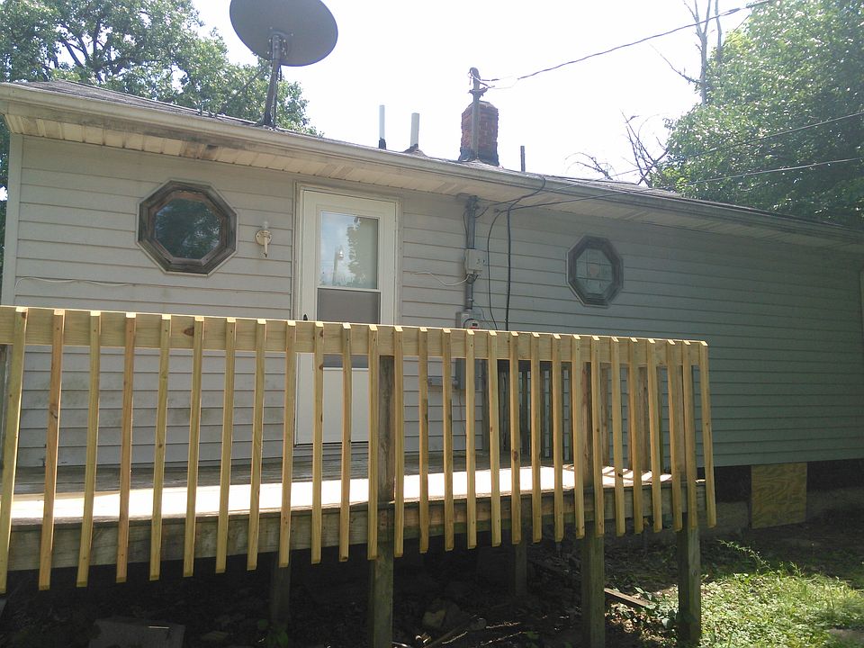 2nd image of 1400 E Hines St