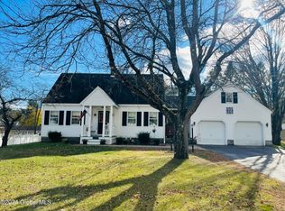 23 Applehouse Ln, Queensbury, NY 12804