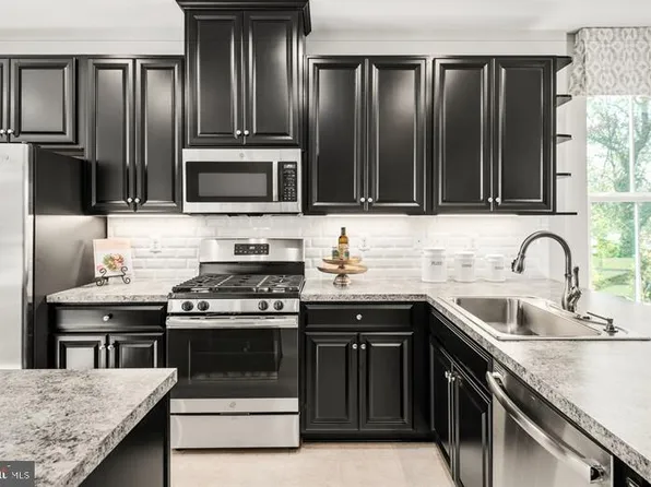 199 Woodgate Cir, Pasadena, MD 21122