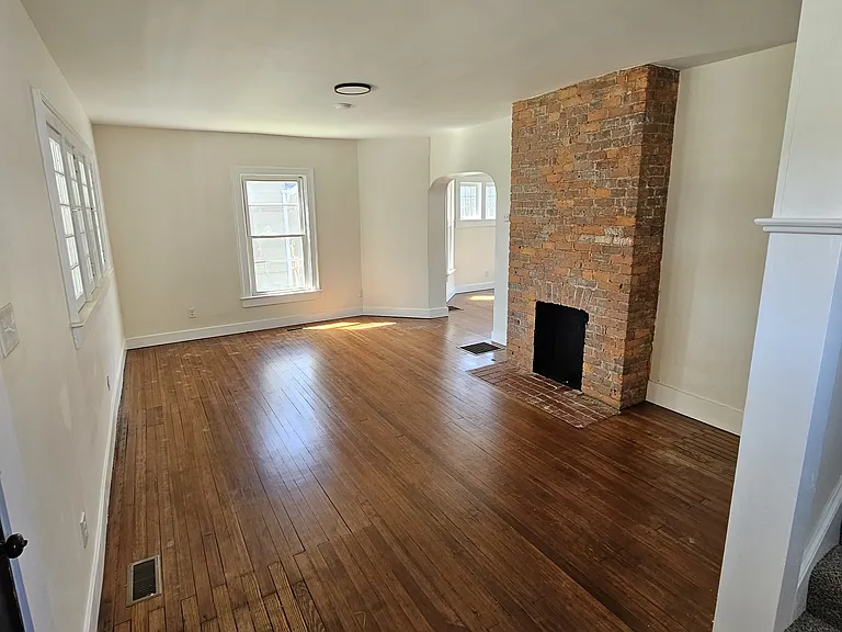 329 Belleaire Ave — Photo 4