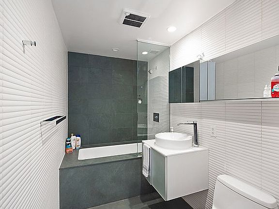 5th image of 425 E 13th St APT 1N