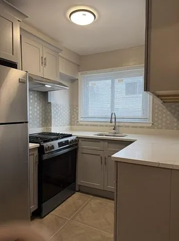 1 bed, 1.0 bath, $2,500 — Photo 1
