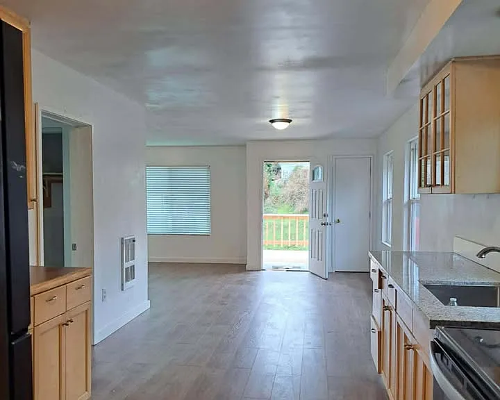 948 S 8th St — Photo 5