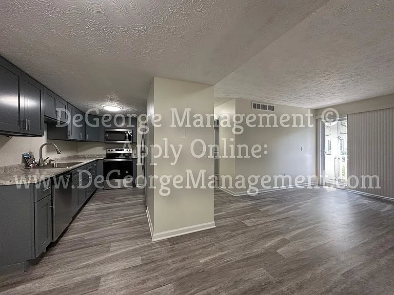 Pine Ridge Apartments — Photo 20
