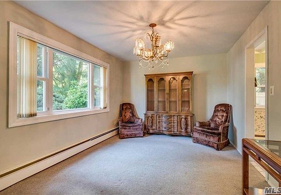 5th image of 82 Tulipwood Dr
