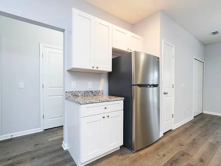679 Coral Cir — Photo 10