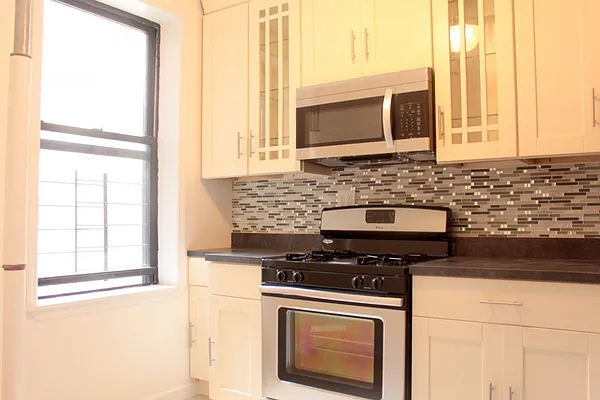 Rented by Bohemia Realty Group | media 31