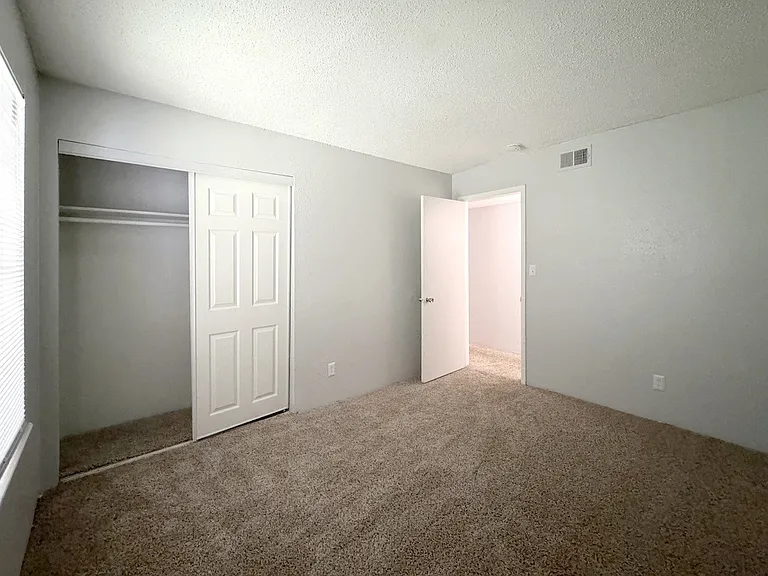 Ascot Place Apartments — Photo 49