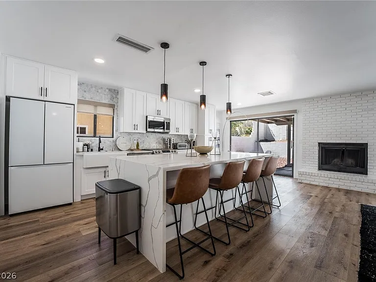 2206 Heavenly View Dr — Photo 3