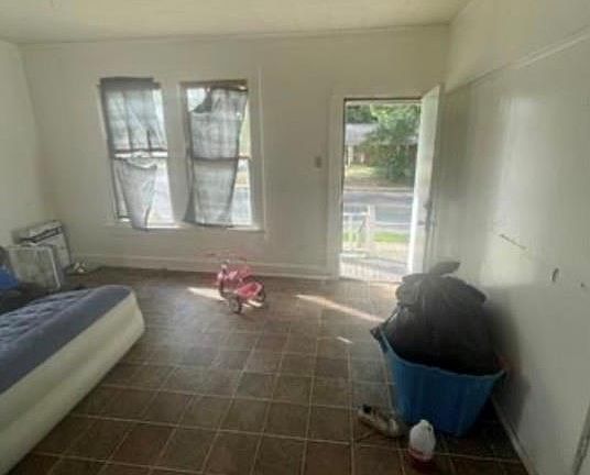 5th image of 1827 Monroe St