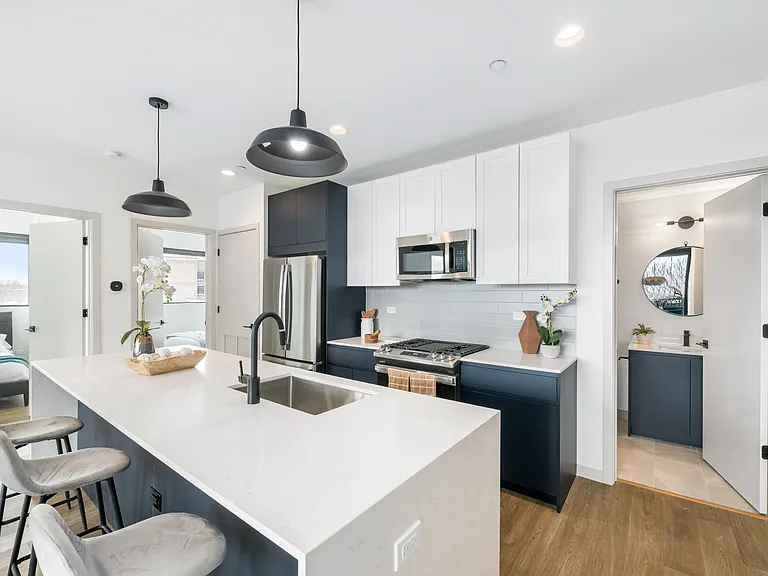 516 W Arlington Pl — Photo 17