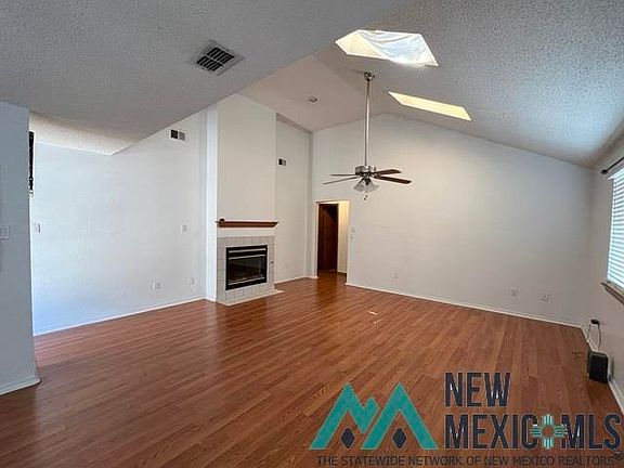 3rd image of 128 Mollie Cir