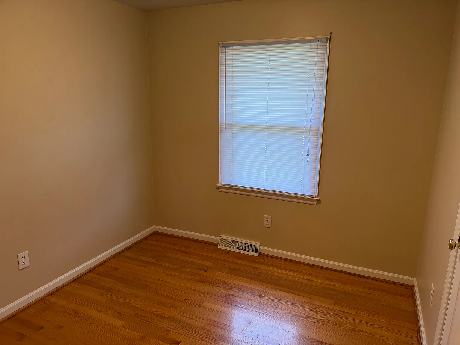 3 bed, 1300 sqft, $1,795 — Photo 4