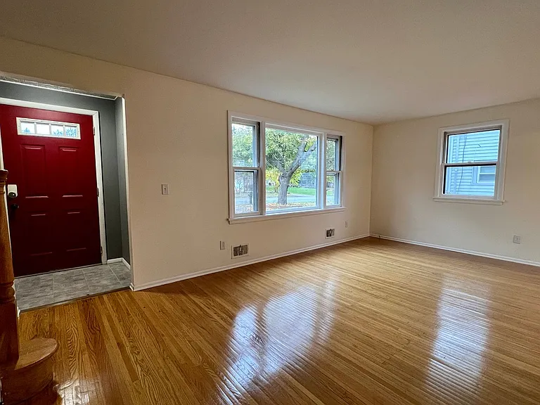 2450 Culver Rd — Photo 5