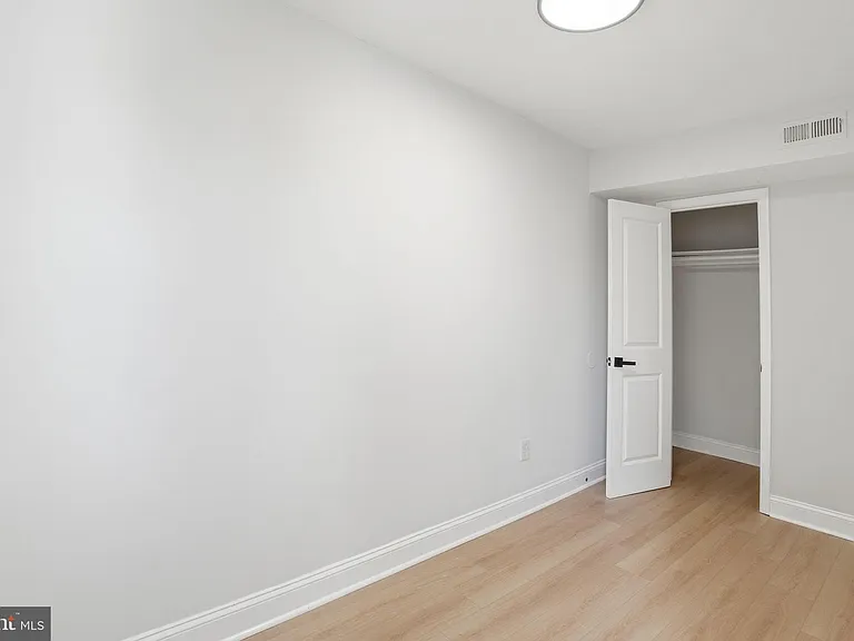 1250 Queen St NE #1 — Photo 9