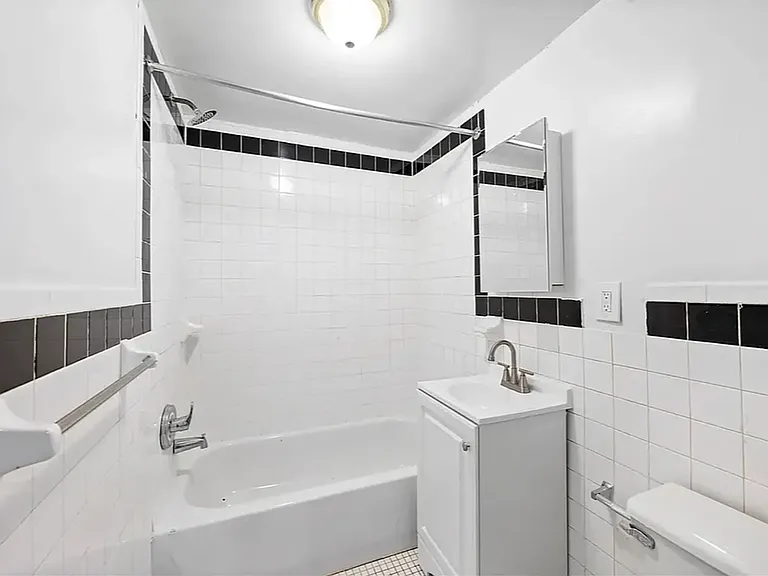 375 Pleasant Ave #2C — Photo 8
